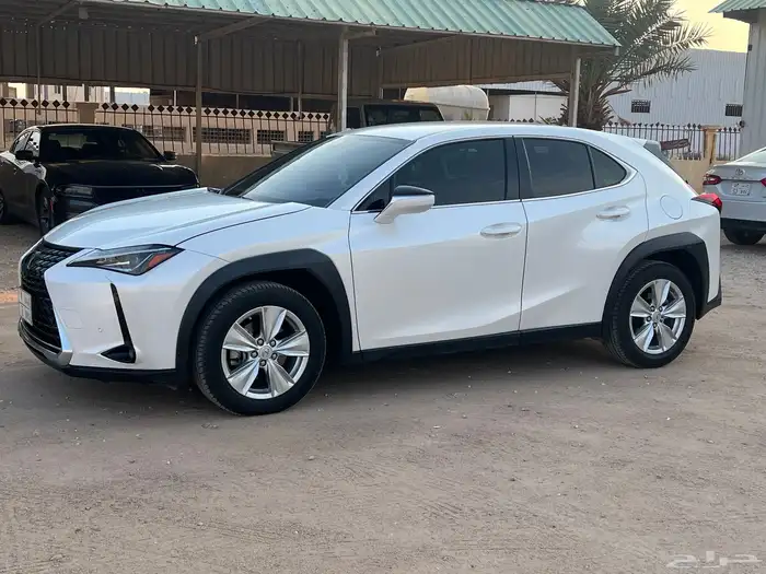 للبيع لكزس UX200 موديل 2020 0