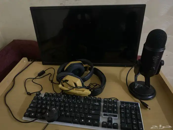 و كيبورد و مايك و سماعتين و كرسي جيمنج و يد وشاشه 1