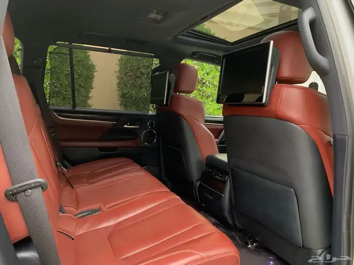 لكزس LX 570 2016 عداد قليل بحالة الوكالة 28