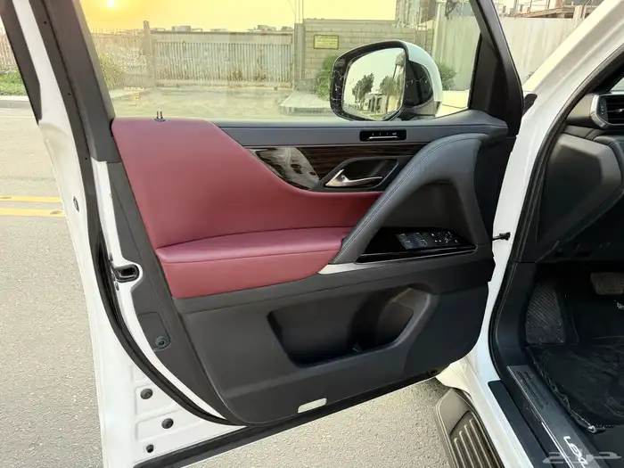 جيب لكزس LX600 2022 - سعودي شبه الجديد 37