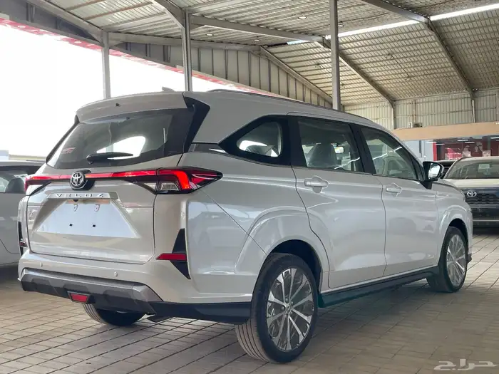 تويوتا فيلوز 2025 GLX سعودي ( بنزين ) 1.5L 3