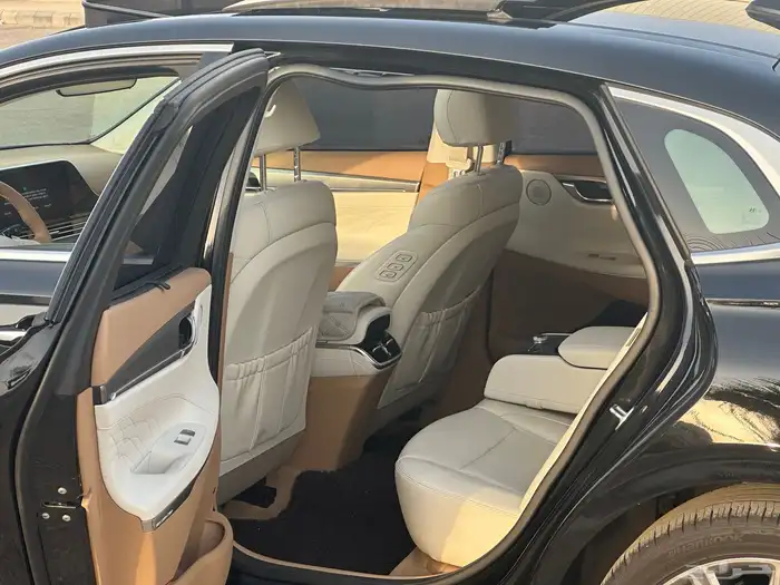 أزيرا 2022بنزين فل كامل 4 سلندر 8