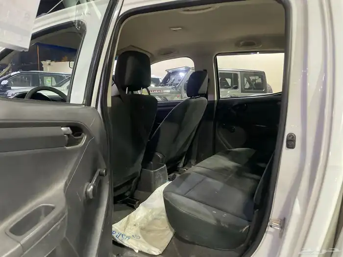 ايسوزو ديماكس 2018 ديزل دبل بودي وكالة 12