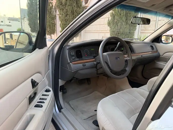 فورد فكتوريا 2010مخزن ماشي98الف 10