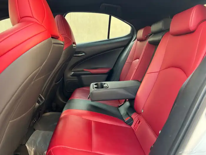 لكزس UX موديل 2019 نظيف 36