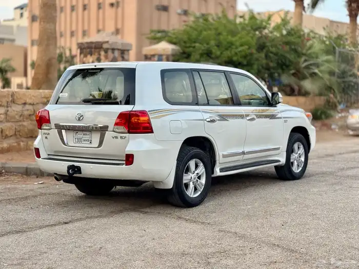 للبيع في اكس ار (VX-R) ((5.7)) 2012 ((نظيف)) 8