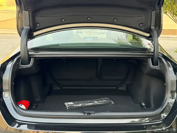 لكزس RC 350 موديل 2023 فل كامل ممشى 16 الف تشيكات وكاله 49