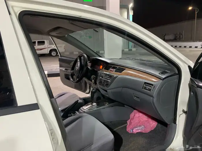 موستبشي لانسر 5