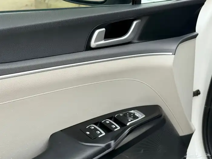 كيا k5 موديل 2022 ستاندر 2.0 8