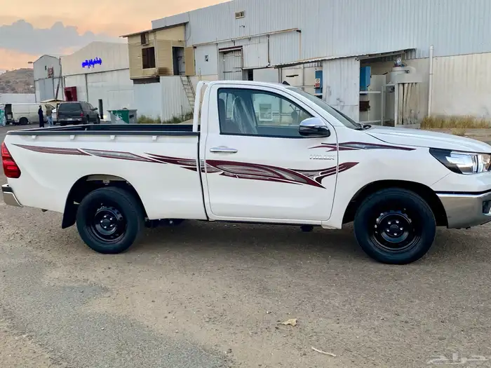 هايلوكس GLX غماره فل 2025 7