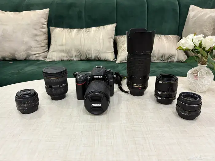 كاميرا نيكون D7100 نظيفة جدا مع خمس عدسات للبيع 26