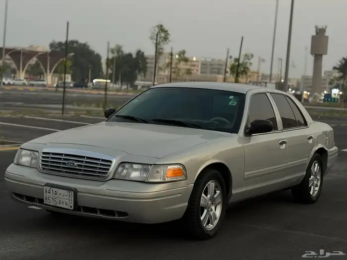 فورد كروان فكتوريا 2011 نظيف غايه للمستخدم 2