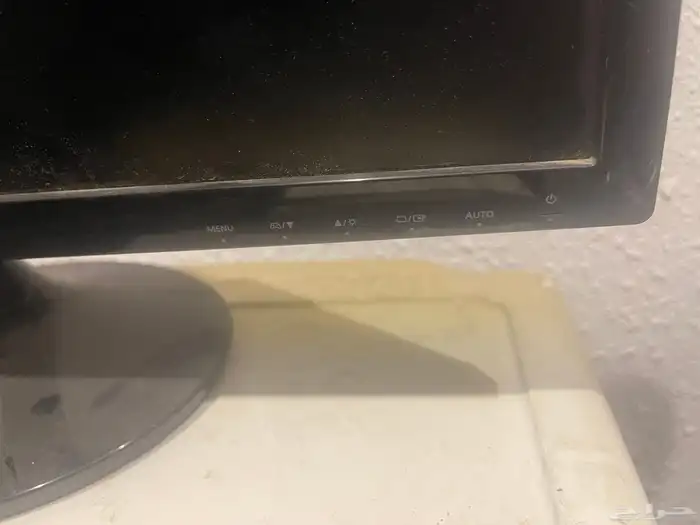 شاشة كمبيوتر 1