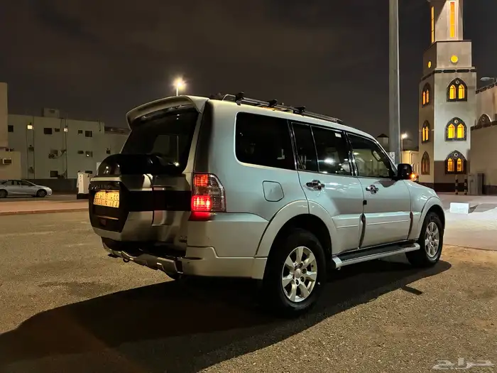 باجيرو 2015 بدي وكاله ممشى 288 الف 2