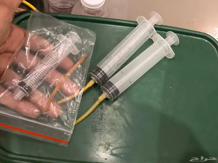 مستلزمات طيور إبر غر ونشاره وماكليات وعظم حبار وبياضات 0