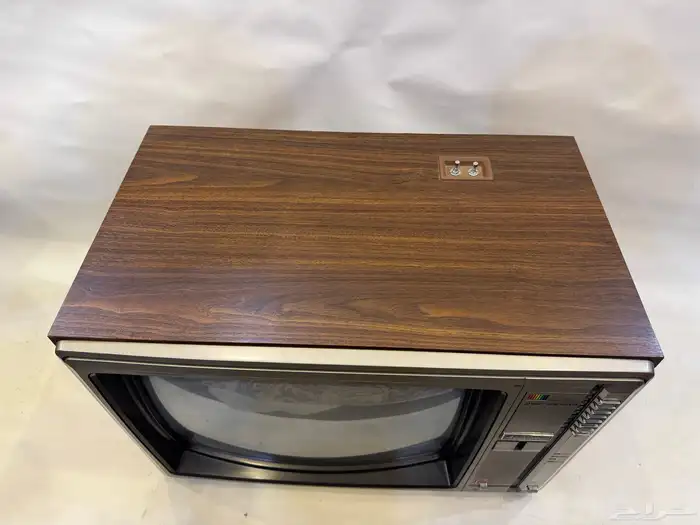 تلفزيون توشيبا قديم 1