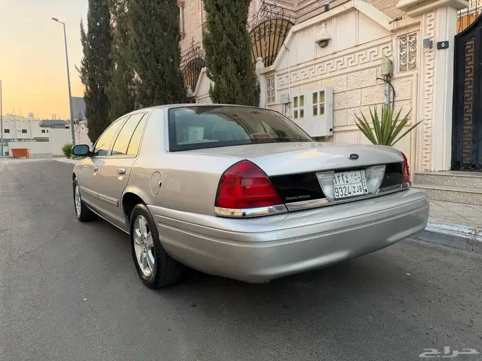 فورد فكتوريا 2010مخزن ماشي98الف 5