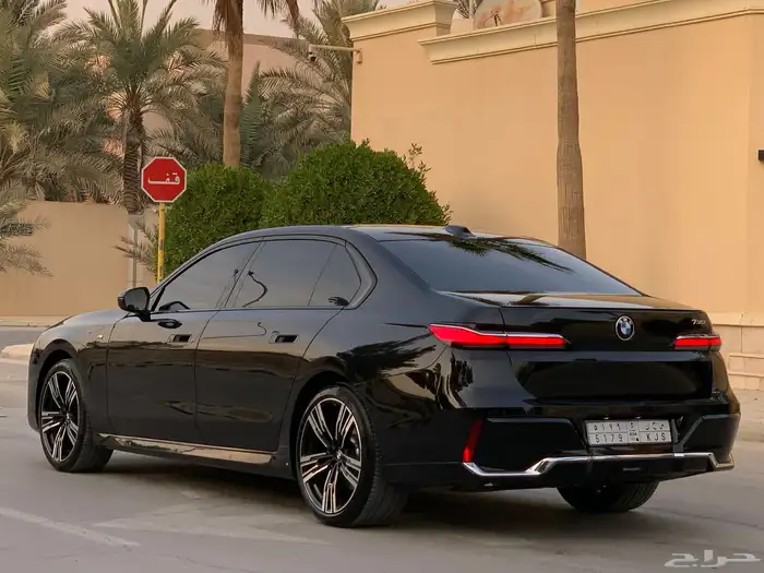 بي ام دبليو 735Li موديل 2024 بحالة الوكاله ممشى 55 الف 16