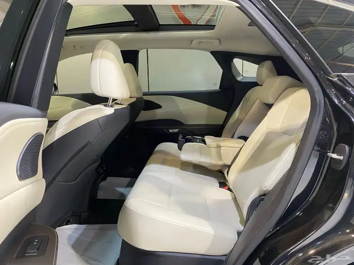 لكزس RX 350 2023 عداد 29 الف فقط بحاله ممتازه جدا 22