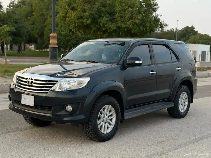 فورشينر 2015 قير عادي دبل نضيف للبيع 3