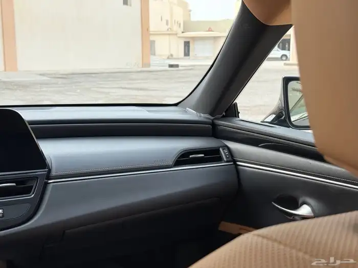 لكزس Es250 موديل 2023 شرط وكاله 26