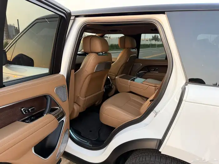 رنج روفر اوتوبيغرافي 2022 - على الضمان 16