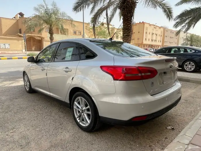 فورد فوكس نص فل 2016 بحالة ممتازة 5