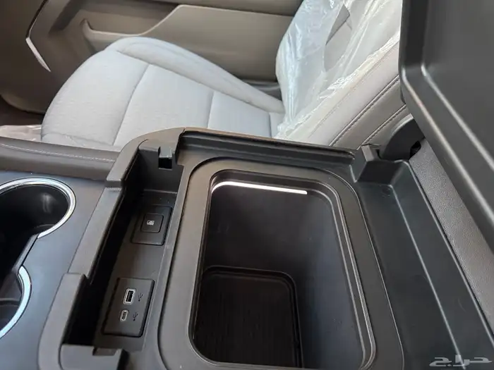 يوكن 2023 SLE شبه الجديد 17