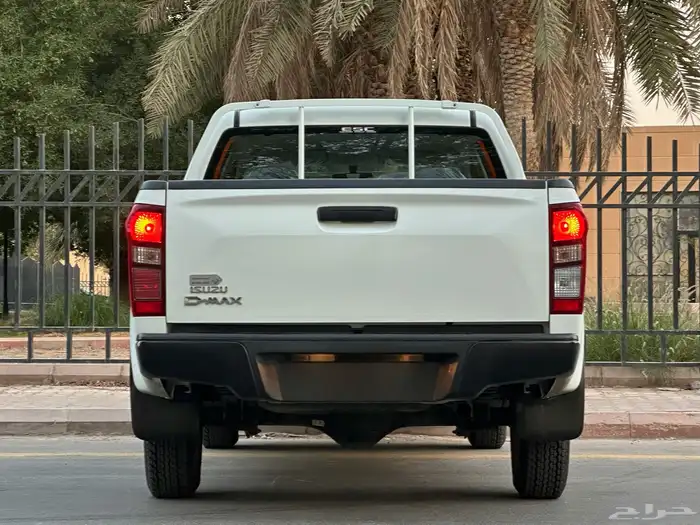 ايسوزو بكب غمارتين موديل 2024 سعودي قير عادي شامل الضريبة 11