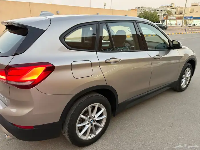 للبيع BMW X1 2022 وكاله 10