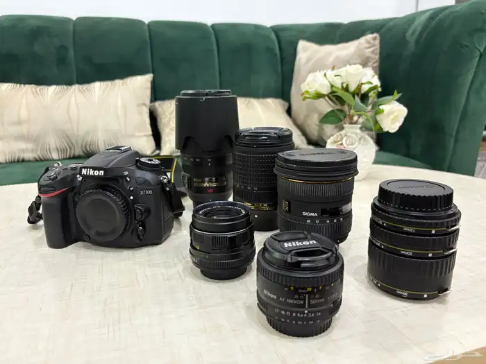 كاميرا نيكون D7100 نظيفة جدا مع خمس عدسات للبيع 0