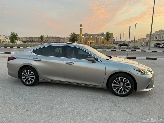 لكزس ES250 AA 2023 نظيف وكالة 8