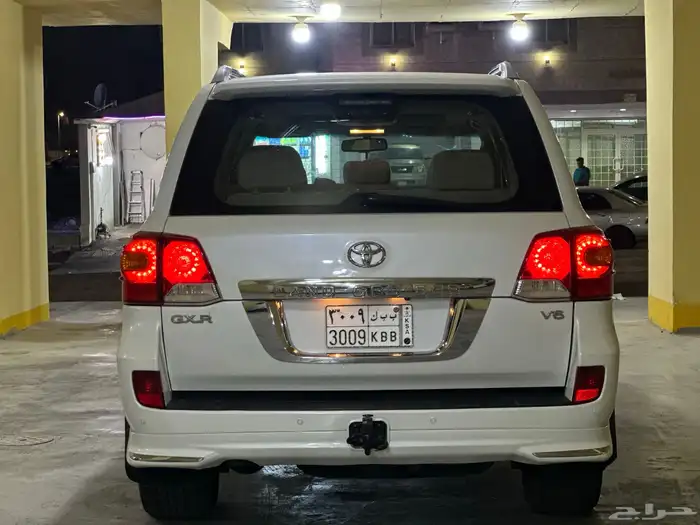 لاندكروزر موديل 2010 4