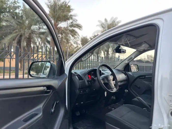 ايسوزو بكب غمارتين موديل 2024 سعودي قير عادي شامل الضريبة 22