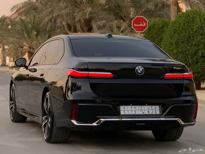 بي ام دبليو 735Li موديل 2024 بحالة الوكاله ممشى 55 الف 14