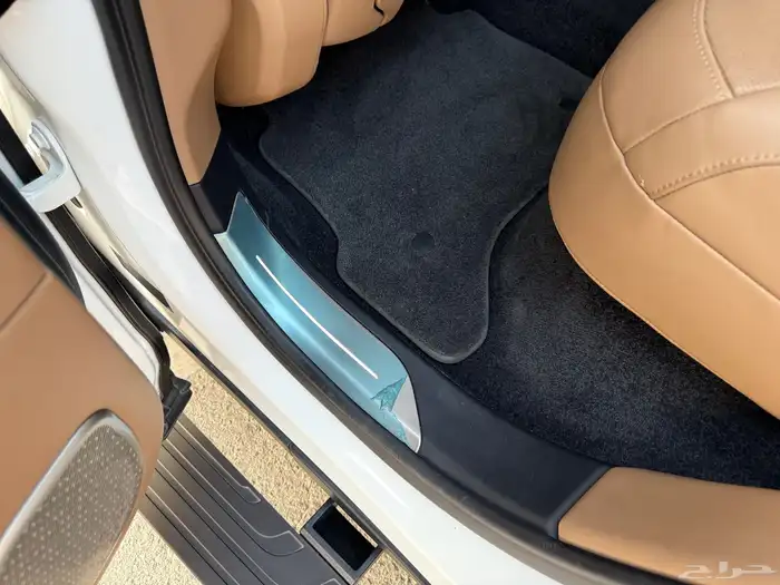 رنج روفر اوتوبيغرافي 2022 - على الضمان 21