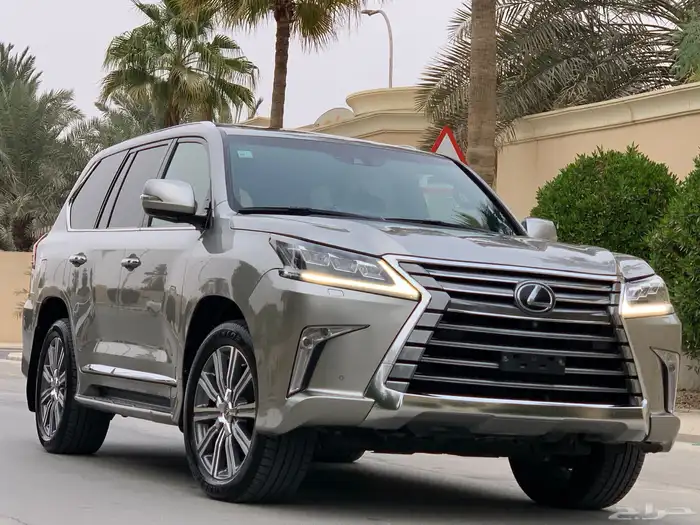 لكزس LX 570 2016 عداد قليل بحالة الوكالة 18