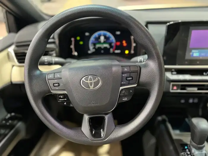 تويوتا   كامري E استاندر بنزين 2025 جديد سعودي 109.250 شامل 22