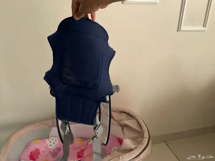 للبيع سرير اطفال رضع   وحامل اطفال   جهاز بخار 2