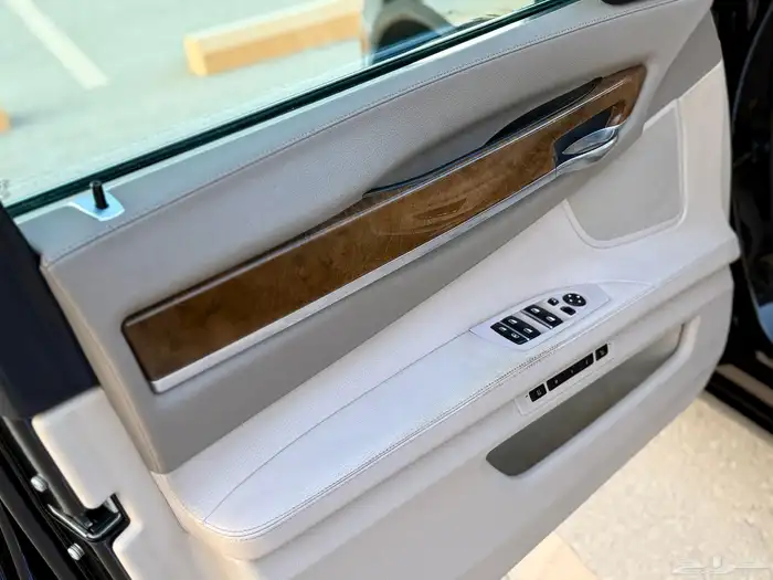 بي ام دبليو 2011 نظيفة جدا 740 15