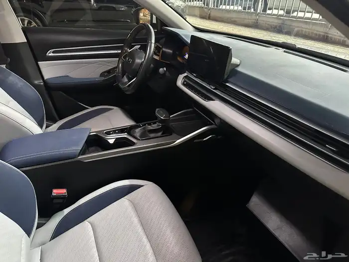 جيلي ام قراند 2023 12