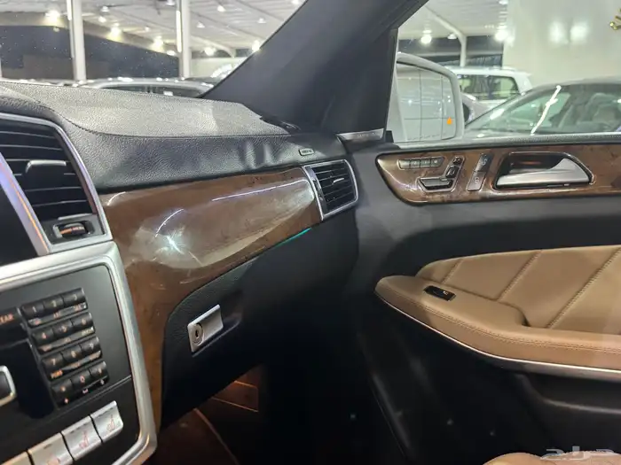 مرسيدس GL 500 2015 ( بحالة الوكالة ) 15