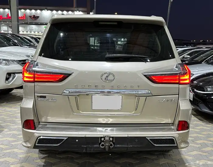 لكزس LX570 سبورت 2016 11