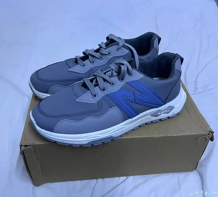 حذاء سبور خامة نضيفة ميقاس 44 0