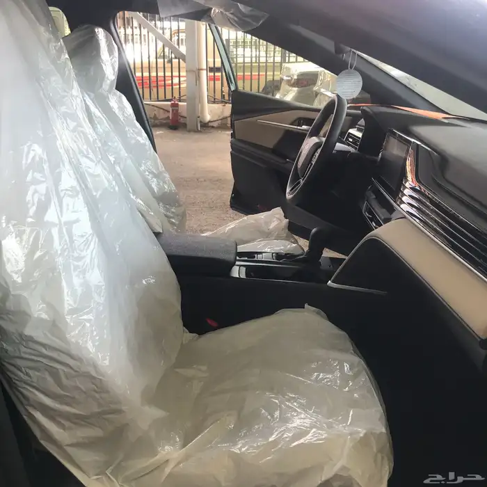 تويوتا كامري Eبنزين موديل 2025 21