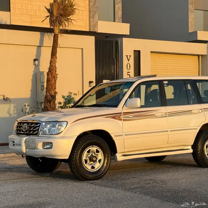 لاندكروزر 2007 GXR قير عادي فل كامل 5