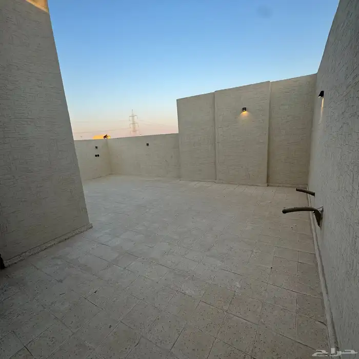 تاون هاوس ثلاث ادوار للبيع 2