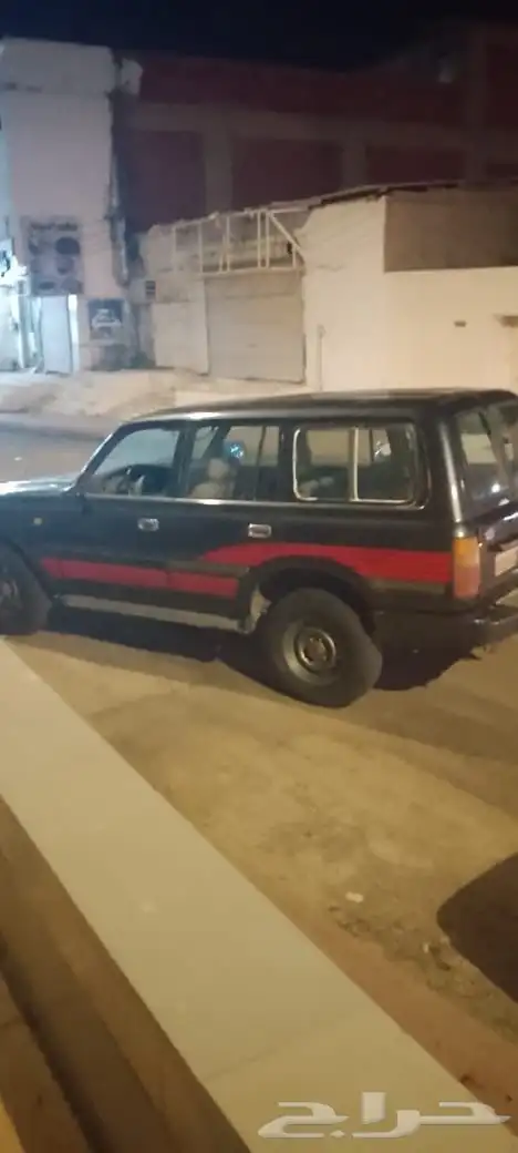 صالون 90 موظب دبل شغال مكيف شغال بس يبغي صيانه الكمبروسر 4