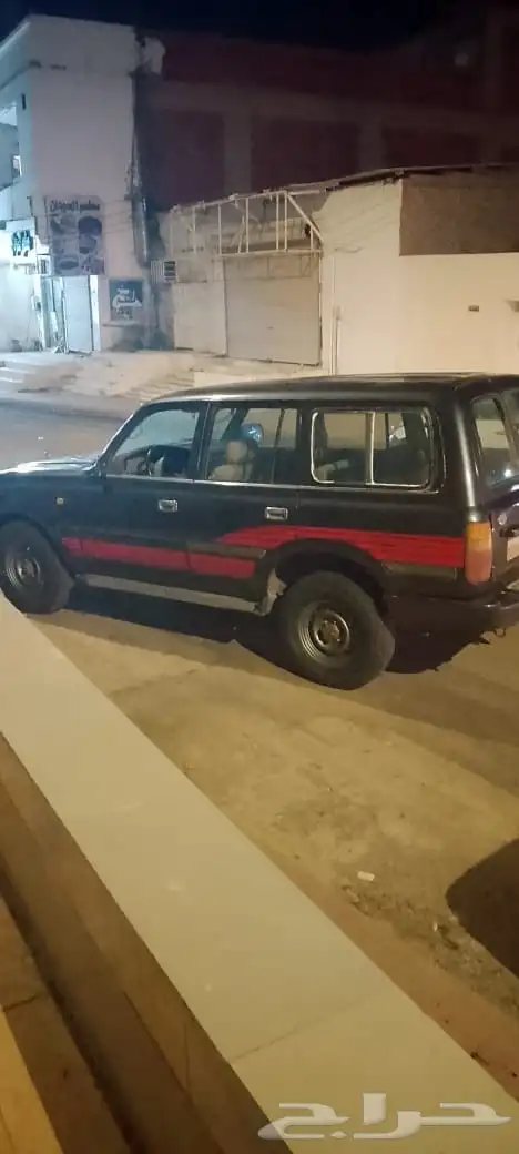 صالون 90 موظب دبل شغال مكيف شغال بس يبغي صيانه الكمبروسر 0