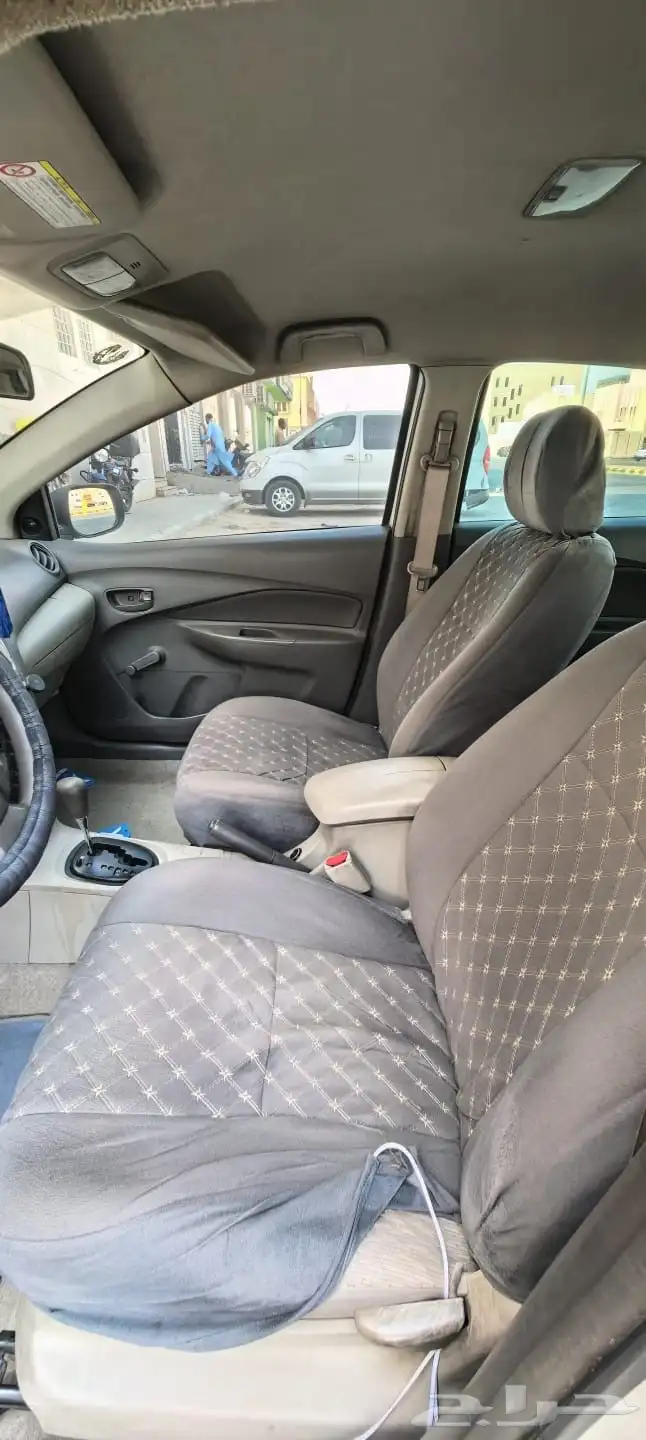 ياريس 2012 البيع 7